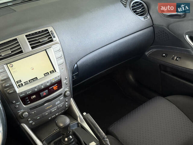 Серый Лексус ИС, объемом двигателя 2.5 л и пробегом 200 тыс. км за 8000 $, фото 18 на Automoto.ua