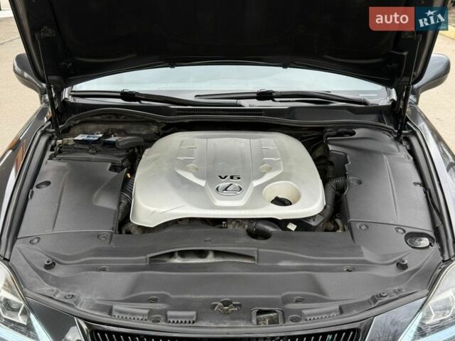 Сірий Лексус ІС, об'ємом двигуна 3 л та пробігом 259 тис. км за 8499 $, фото 10 на Automoto.ua
