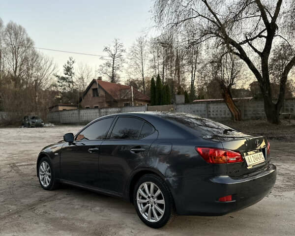 Серый Лексус ИС, объемом двигателя 2.23 л и пробегом 350 тыс. км за 6300 $, фото 7 на Automoto.ua