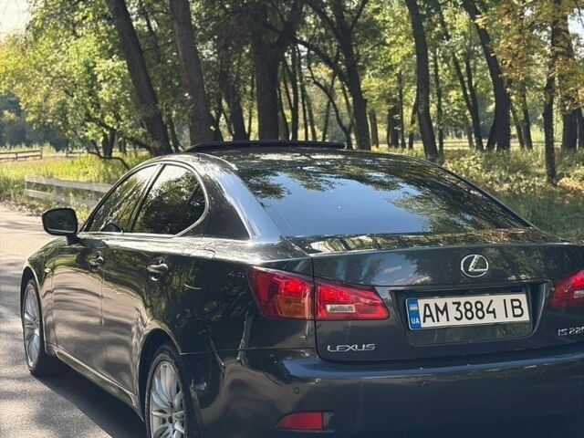 Сірий Лексус ІС, об'ємом двигуна 2.23 л та пробігом 299 тис. км за 8300 $, фото 2 на Automoto.ua