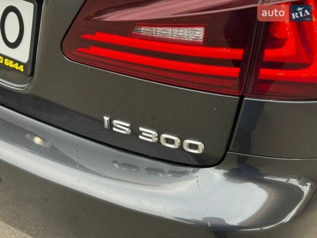 Сірий Лексус ІС, об'ємом двигуна 3 л та пробігом 259 тис. км за 8499 $, фото 26 на Automoto.ua