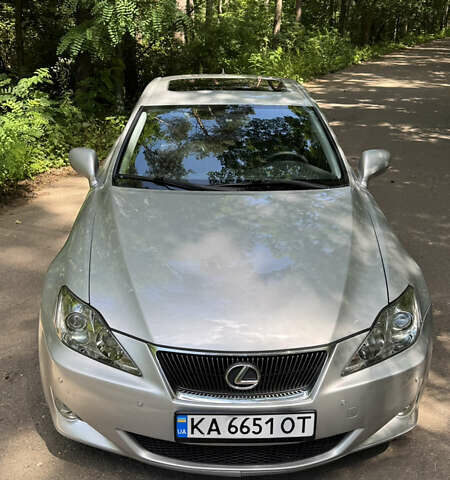 Серый Лексус ИС, объемом двигателя 2.5 л и пробегом 283 тыс. км за 9700 $, фото 2 на Automoto.ua