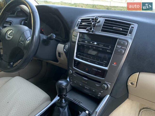 Сірий Лексус ІС, об'ємом двигуна 2.23 л та пробігом 320 тис. км за 7500 $, фото 40 на Automoto.ua
