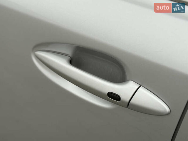 Серый Лексус ИС, объемом двигателя 2.5 л и пробегом 200 тыс. км за 8000 $, фото 5 на Automoto.ua