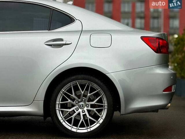 Сірий Лексус ІС, об'ємом двигуна 2.5 л та пробігом 283 тис. км за 8300 $, фото 6 на Automoto.ua