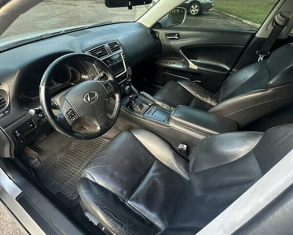 Серый Лексус ИС, объемом двигателя 2.23 л и пробегом 300 тыс. км за 4000 $, фото 15 на Automoto.ua