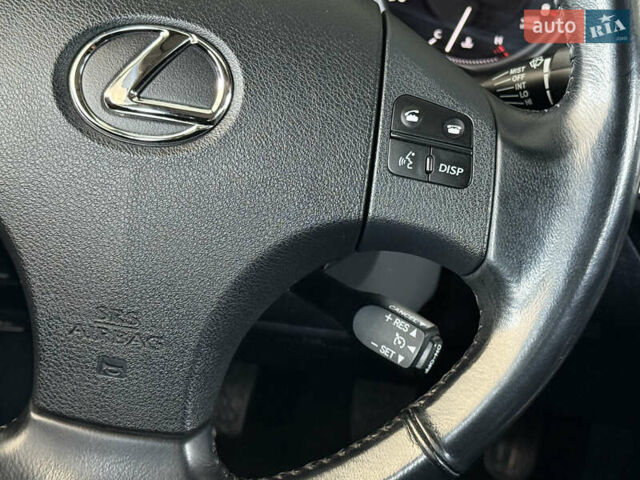 Серый Лексус ИС, объемом двигателя 2.5 л и пробегом 200 тыс. км за 8000 $, фото 19 на Automoto.ua