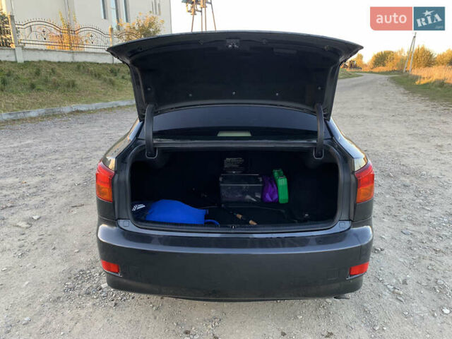 Сірий Лексус ІС, об'ємом двигуна 2.23 л та пробігом 320 тис. км за 7500 $, фото 67 на Automoto.ua