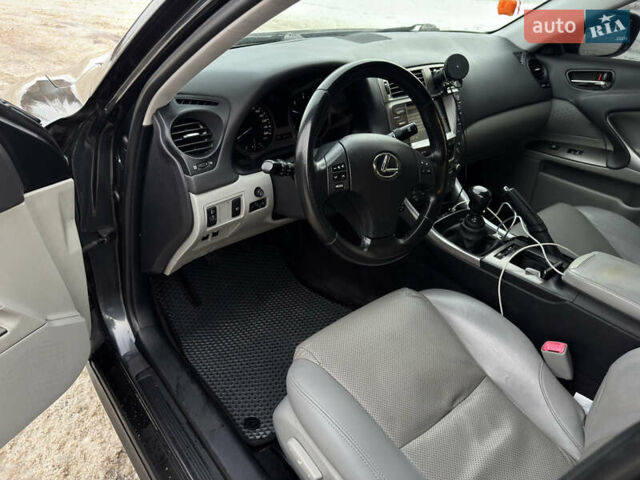 Серый Лексус ИС, объемом двигателя 2.23 л и пробегом 276 тыс. км за 7800 $, фото 16 на Automoto.ua