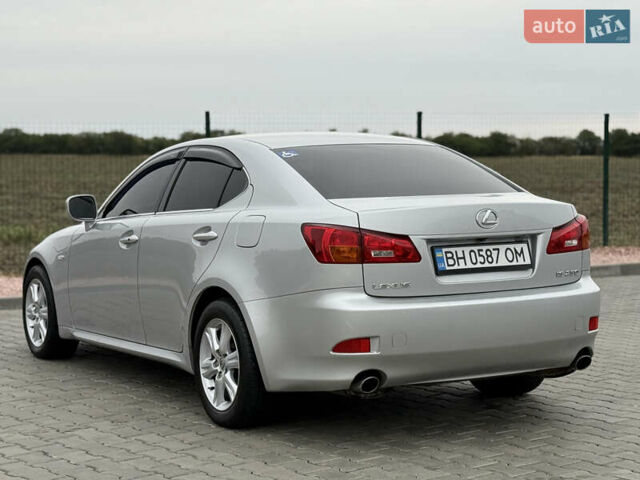 Серый Лексус ИС, объемом двигателя 2.5 л и пробегом 200 тыс. км за 8000 $, фото 6 на Automoto.ua