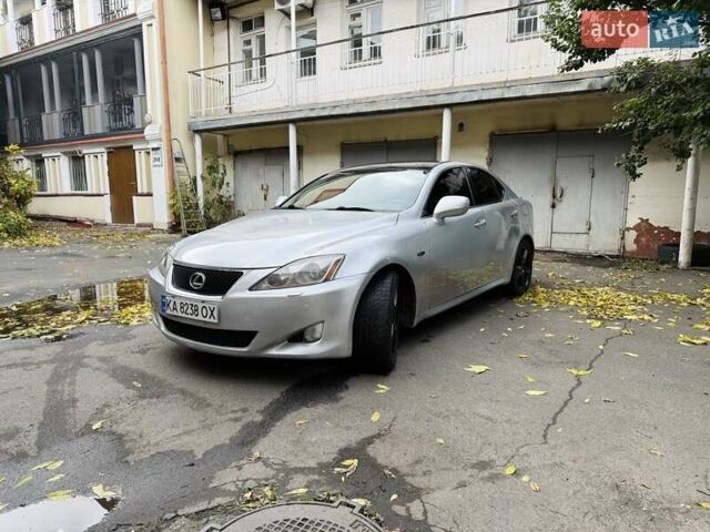 Серый Лексус ИС, объемом двигателя 2.5 л и пробегом 192 тыс. км за 8100 $, фото 1 на Automoto.ua