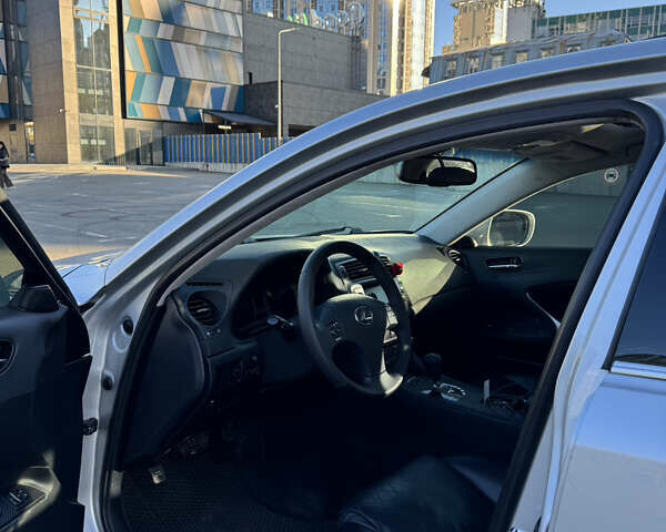 Лексус ИС 2007 в Киеве на Automoto.ua Серый Лексус ИС, объемом двигателя 2.5 л и пробегом 285 тыс. км за 9500 $, фото 15 на Automoto.ua