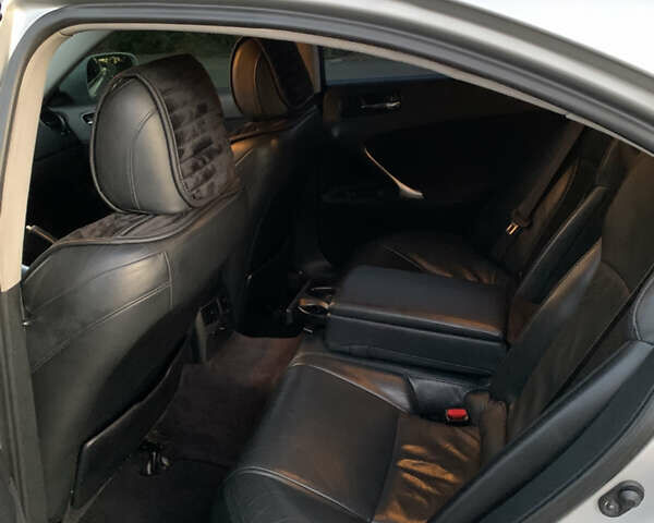 Сірий Лексус ІС, об'ємом двигуна 2.2 л та пробігом 350 тис. км за 8900 $, фото 25 на Automoto.ua
