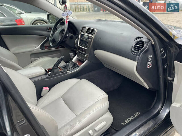 Серый Лексус ИС, объемом двигателя 2.23 л и пробегом 308 тыс. км за 6800 $, фото 59 на Automoto.ua