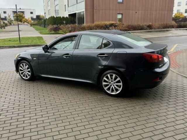 Сірий Лексус ІС, об'ємом двигуна 2.2 л та пробігом 250 тис. км за 3700 $, фото 4 на Automoto.ua