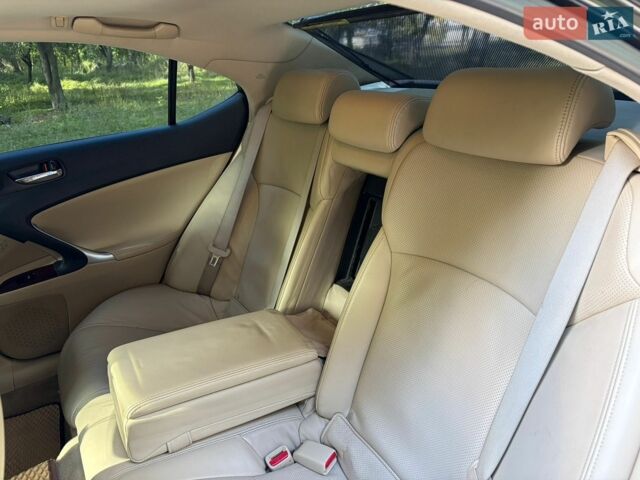 Сірий Лексус ІС, об'ємом двигуна 2.23 л та пробігом 299 тис. км за 8300 $, фото 27 на Automoto.ua