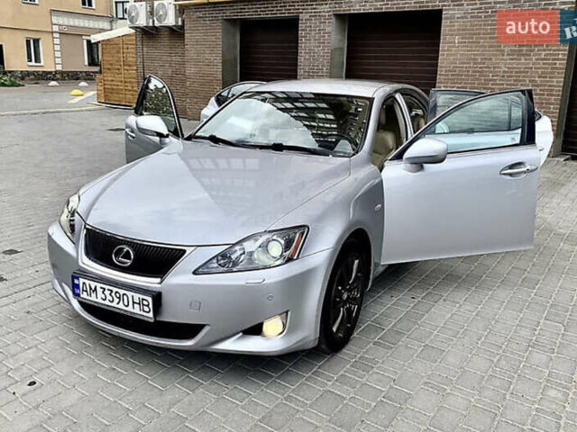 Серый Лексус ИС, объемом двигателя 2.23 л и пробегом 310 тыс. км за 6999 $, фото 1 на Automoto.ua