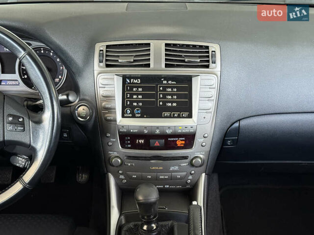 Серый Лексус ИС, объемом двигателя 2.5 л и пробегом 200 тыс. км за 8000 $, фото 17 на Automoto.ua