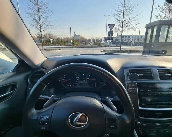 Сірий Лексус ІС, об'ємом двигуна 3 л та пробігом 230 тис. км за 14000 $, фото 21 на Automoto.ua