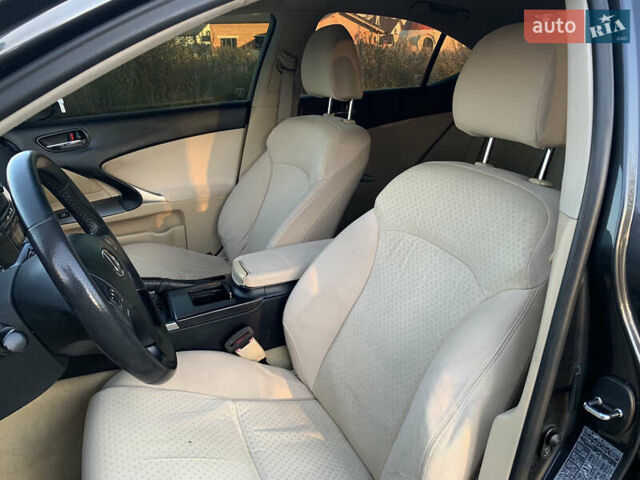 Сірий Лексус ІС, об'ємом двигуна 2.23 л та пробігом 320 тис. км за 7500 $, фото 15 на Automoto.ua