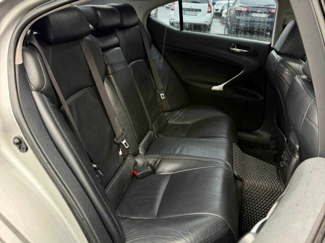 Сірий Лексус ІС, об'ємом двигуна 2.5 л та пробігом 283 тис. км за 8300 $, фото 16 на Automoto.ua