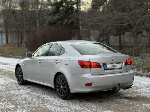 Сірий Лексус ІС, об'ємом двигуна 2.2 л та пробігом 350 тис. км за 4800 $, фото 3 на Automoto.ua