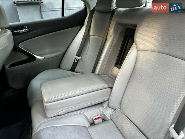 Лексус ИС 2007 в Ахтырке на Automoto.ua Серый Лексус ИС, объемом двигателя 2.23 л и пробегом 227 тыс. км за 8750 $, фото 26 на Automoto.ua