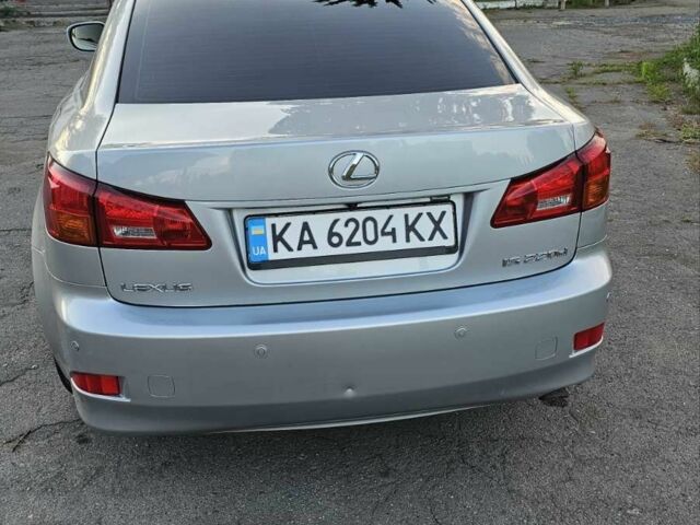 Серый Лексус ИС, объемом двигателя 2 л и пробегом 267 тыс. км за 5614 $, фото 6 на Automoto.ua