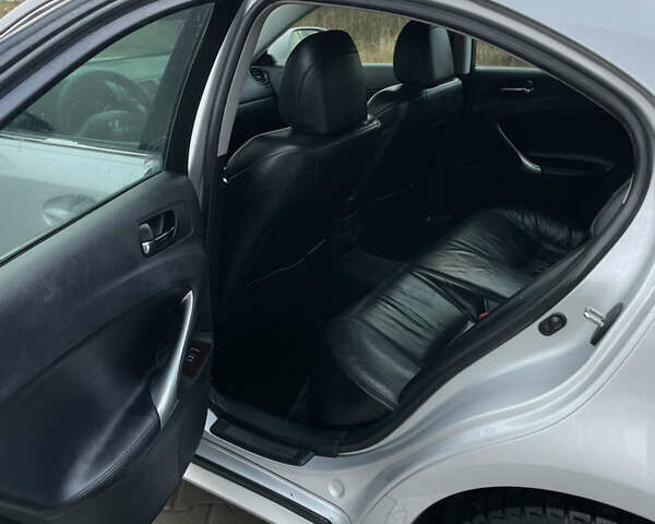 Серый Лексус ИС, объемом двигателя 2.23 л и пробегом 300 тыс. км за 3850 $, фото 15 на Automoto.ua