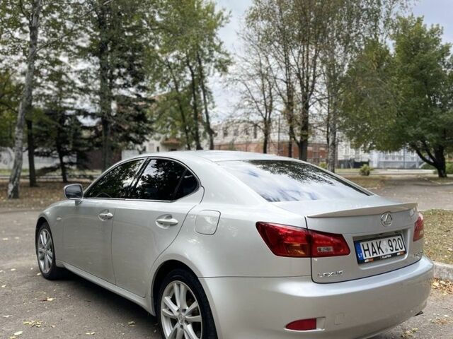 Серый Лексус ИС, объемом двигателя 2.2 л и пробегом 320 тыс. км за 5200 $, фото 3 на Automoto.ua