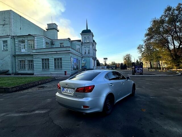 Серый Лексус ИС, объемом двигателя 2.2 л и пробегом 300 тыс. км за 3850 $, фото 4 на Automoto.ua