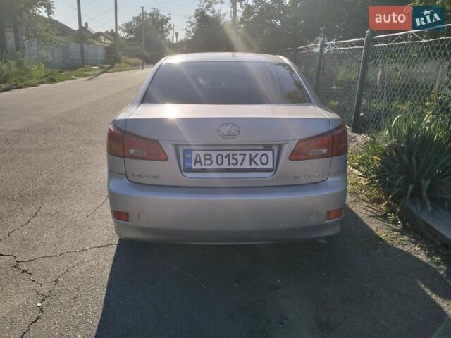 Сірий Лексус ІС, об'ємом двигуна 2.23 л та пробігом 415 тис. км за 8100 $, фото 4 на Automoto.ua