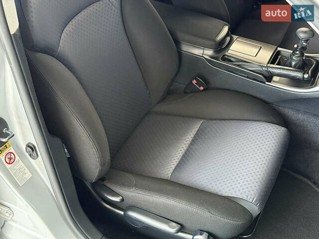 Серый Лексус ИС, объемом двигателя 2.5 л и пробегом 200 тыс. км за 8000 $, фото 39 на Automoto.ua