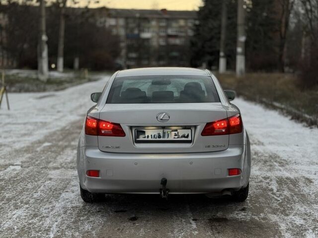 Сірий Лексус ІС, об'ємом двигуна 2.2 л та пробігом 350 тис. км за 4800 $, фото 4 на Automoto.ua