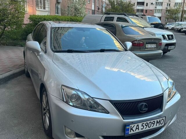 Серый Лексус ИС, объемом двигателя 3 л и пробегом 206 тыс. км за 8750 $, фото 1 на Automoto.ua