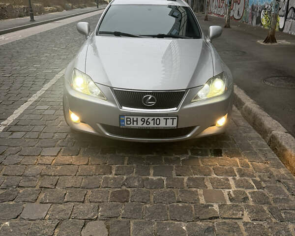 Серый Лексус ИС, объемом двигателя 2.5 л и пробегом 230 тыс. км за 9700 $, фото 2 на Automoto.ua