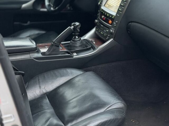 Сірий Лексус ІС, об'ємом двигуна 2.2 л та пробігом 350 тис. км за 4800 $, фото 9 на Automoto.ua