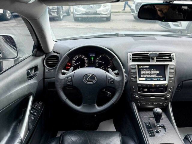 Сірий Лексус ІС, об'ємом двигуна 2.5 л та пробігом 283 тис. км за 8300 $, фото 5 на Automoto.ua