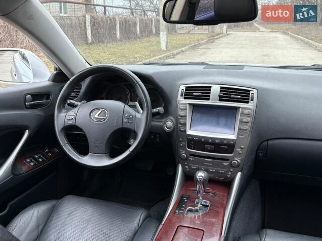 Сірий Лексус ІС, об'ємом двигуна 2.5 л та пробігом 260 тис. км за 8499 $, фото 17 на Automoto.ua