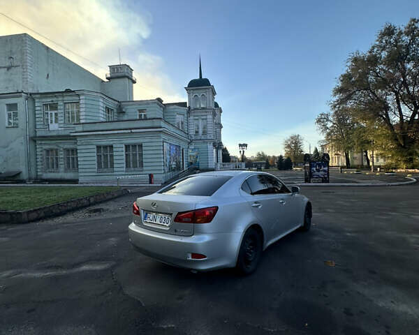 Серый Лексус ИС, объемом двигателя 2.23 л и пробегом 300 тыс. км за 4000 $, фото 4 на Automoto.ua