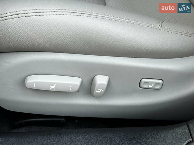Лексус ИС 2007 в Ахтырке на Automoto.ua Серый Лексус ИС, объемом двигателя 2.23 л и пробегом 227 тыс. км за 8750 $, фото 41 на Automoto.ua