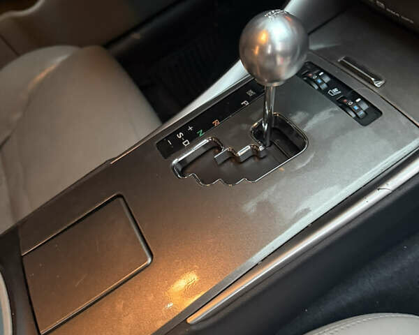 Серый Лексус ИС, объемом двигателя 2.5 л и пробегом 230 тыс. км за 9700 $, фото 9 на Automoto.ua