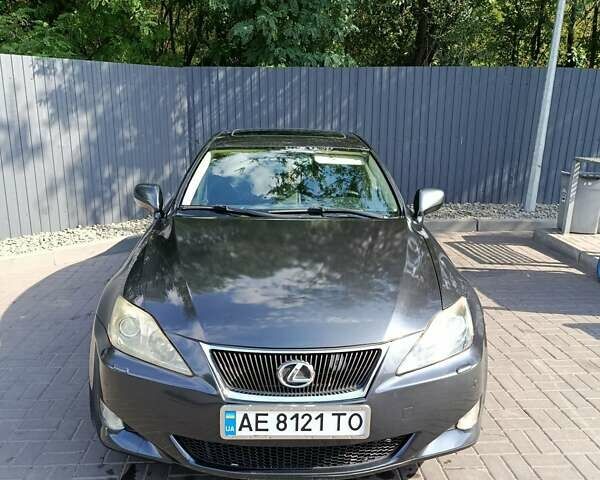 Сірий Лексус ІС, об'ємом двигуна 2.23 л та пробігом 166 тис. км за 8150 $, фото 7 на Automoto.ua