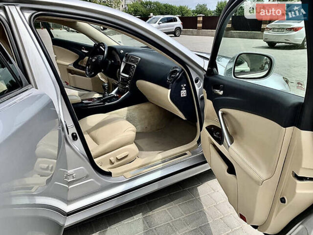 Серый Лексус ИС, объемом двигателя 2.23 л и пробегом 310 тыс. км за 6999 $, фото 11 на Automoto.ua