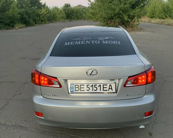 Сірий Лексус ІС, об'ємом двигуна 2.2 л та пробігом 350 тис. км за 8900 $, фото 6 на Automoto.ua