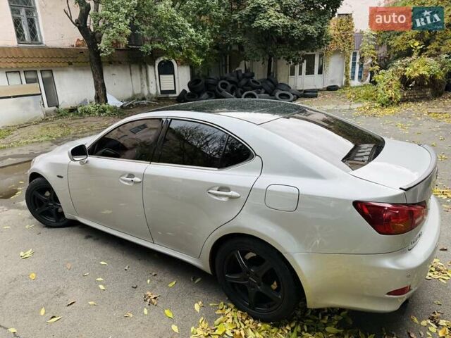 Серый Лексус ИС, объемом двигателя 2.5 л и пробегом 192 тыс. км за 8100 $, фото 7 на Automoto.ua