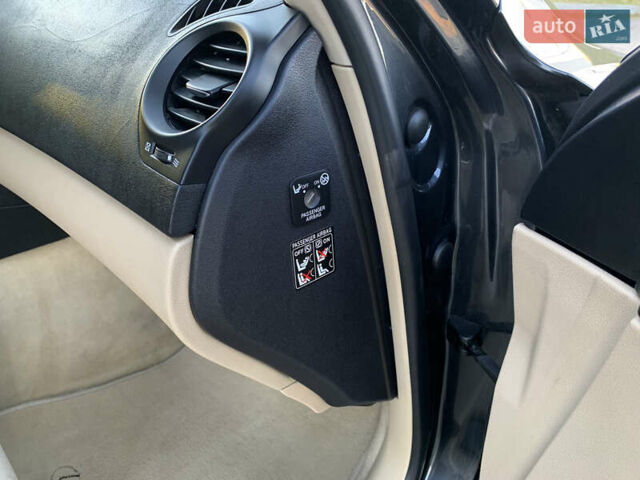 Сірий Лексус ІС, об'ємом двигуна 2.23 л та пробігом 320 тис. км за 7500 $, фото 54 на Automoto.ua