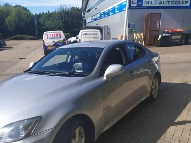 Серый Лексус ИС, объемом двигателя 2.2 л и пробегом 180 тыс. км за 3472 $, фото 3 на Automoto.ua