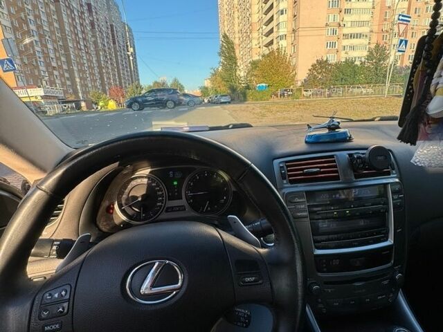 Серый Лексус ИС, объемом двигателя 3 л и пробегом 208 тыс. км за 8300 $, фото 9 на Automoto.ua