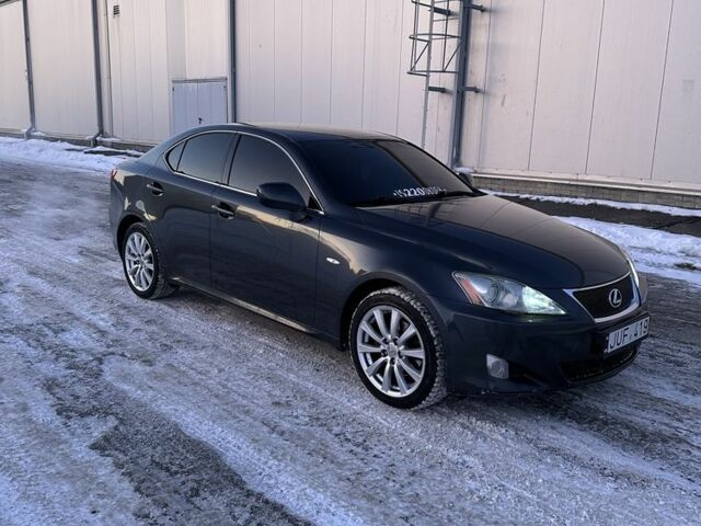 Сірий Лексус ІС, об'ємом двигуна 2.2 л та пробігом 150 тис. км за 4700 $, фото 2 на Automoto.ua